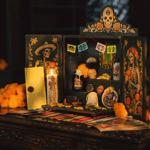 La Ofrenda by The Holy Black, full display open