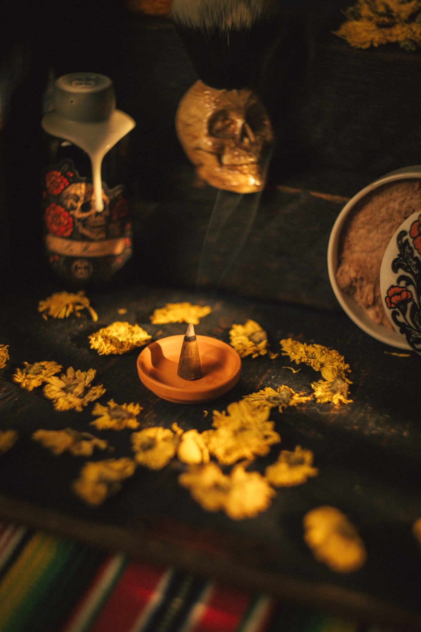 La Ofrenda by The Holy Black, cone incense on clay disc