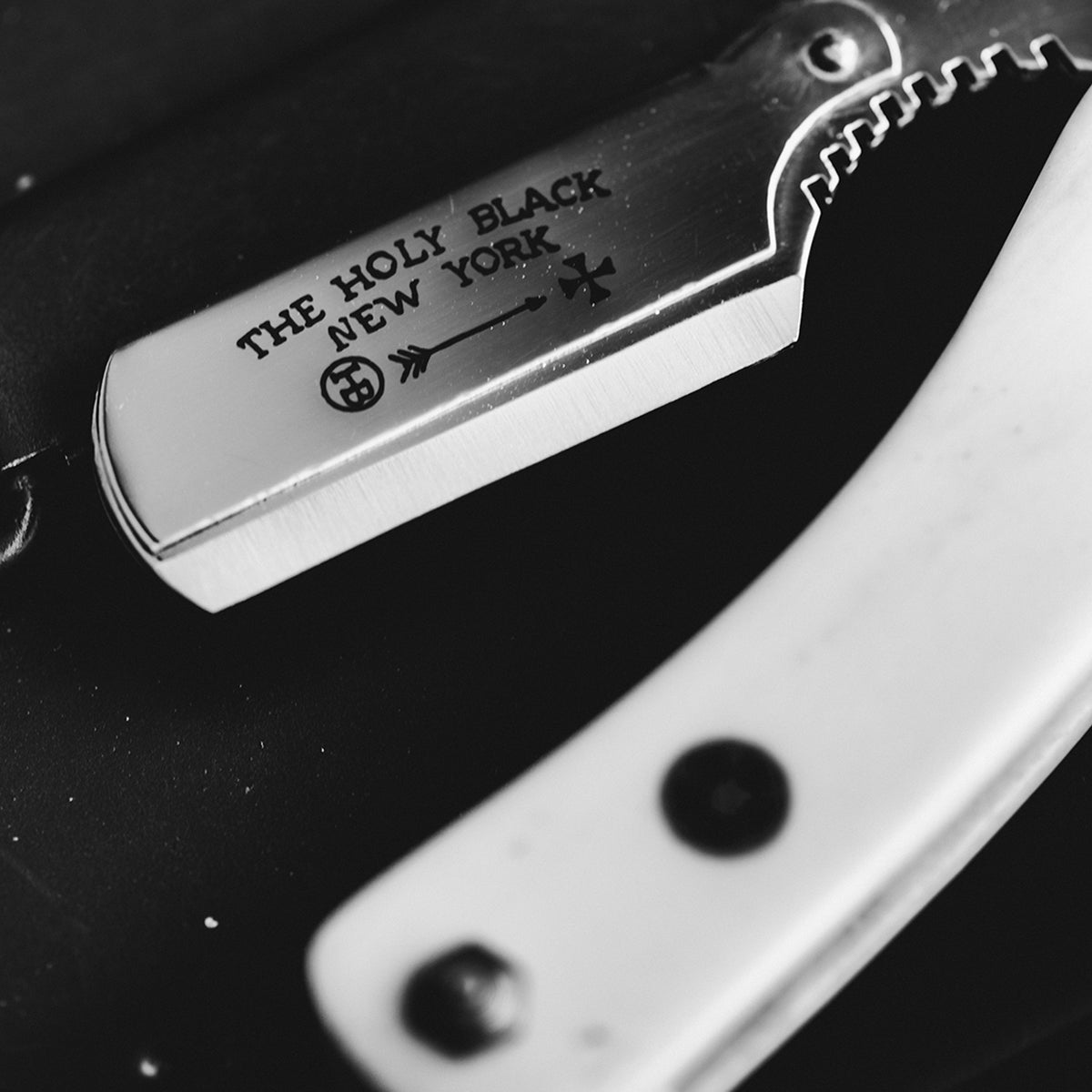 The Holy Black SR-71 Guard Bar Safety Razor — men's safety razor — guard bar design — product photo