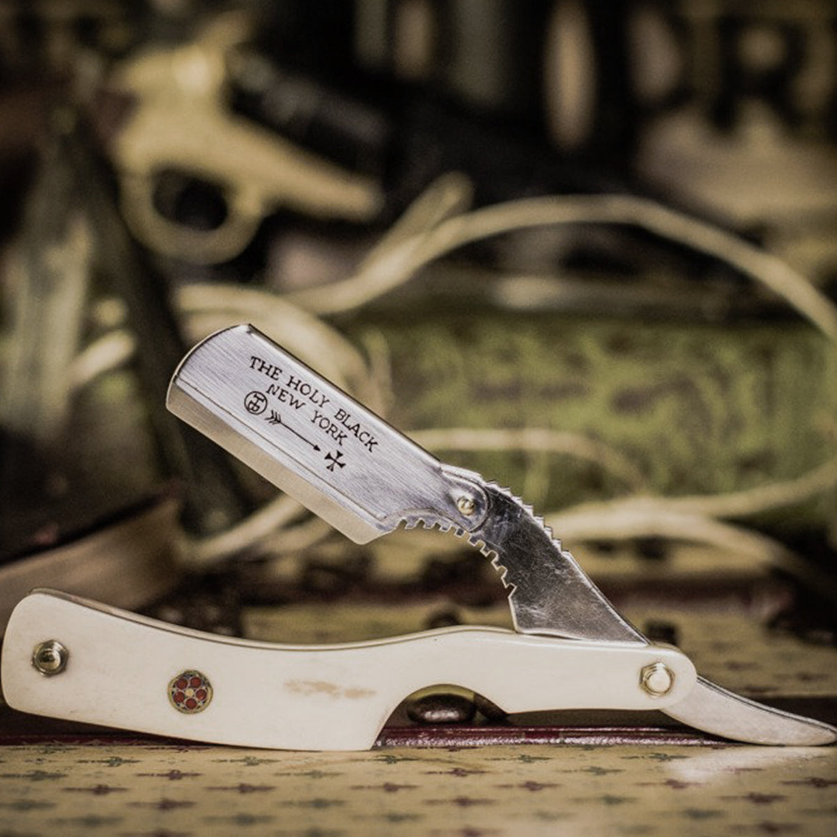 The Holy Black SR-71 Guard Bar Safety Razor — men's safety razor — guard bar design — product detail